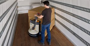 Transpalet WJ 50 la lucru, foarte versatil